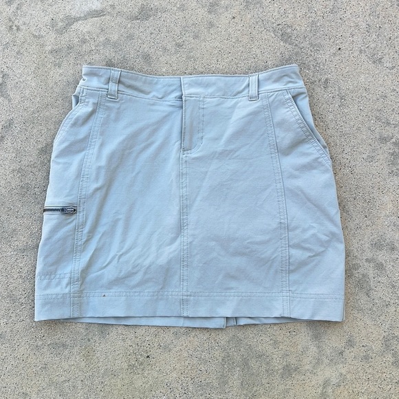 Athleta Dresses & Skirts - Athleta Beige Trekkie Hiking Skort Women's Size 2